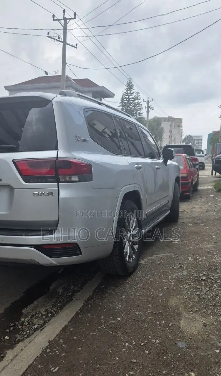 Toyota Land Cruiser 2023 Silver