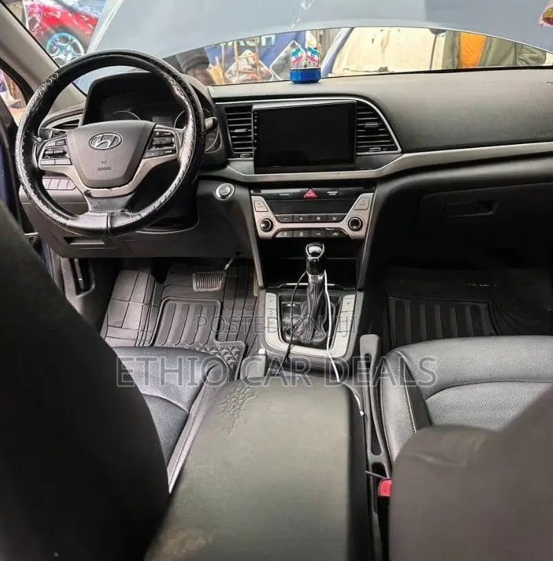 Hyundai Avante 2017 Blue