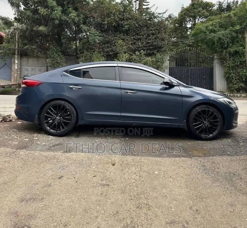Hyundai Avante 2017 Blue