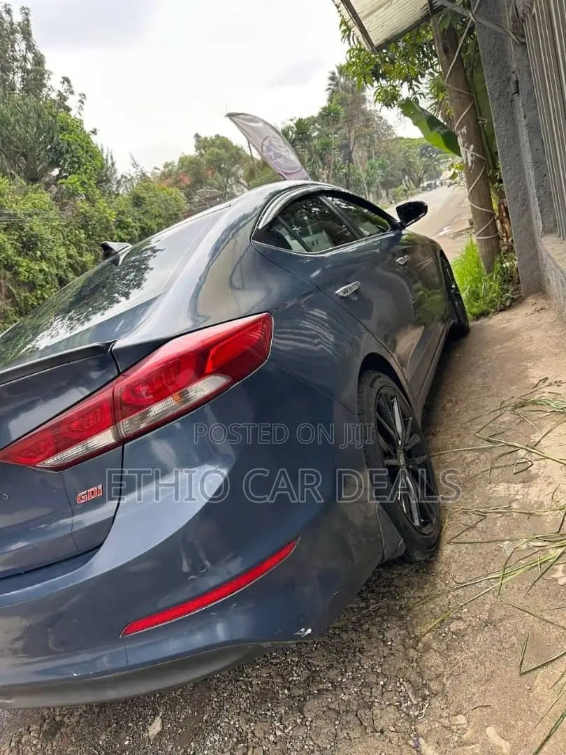 Hyundai Avante 2017 Blue