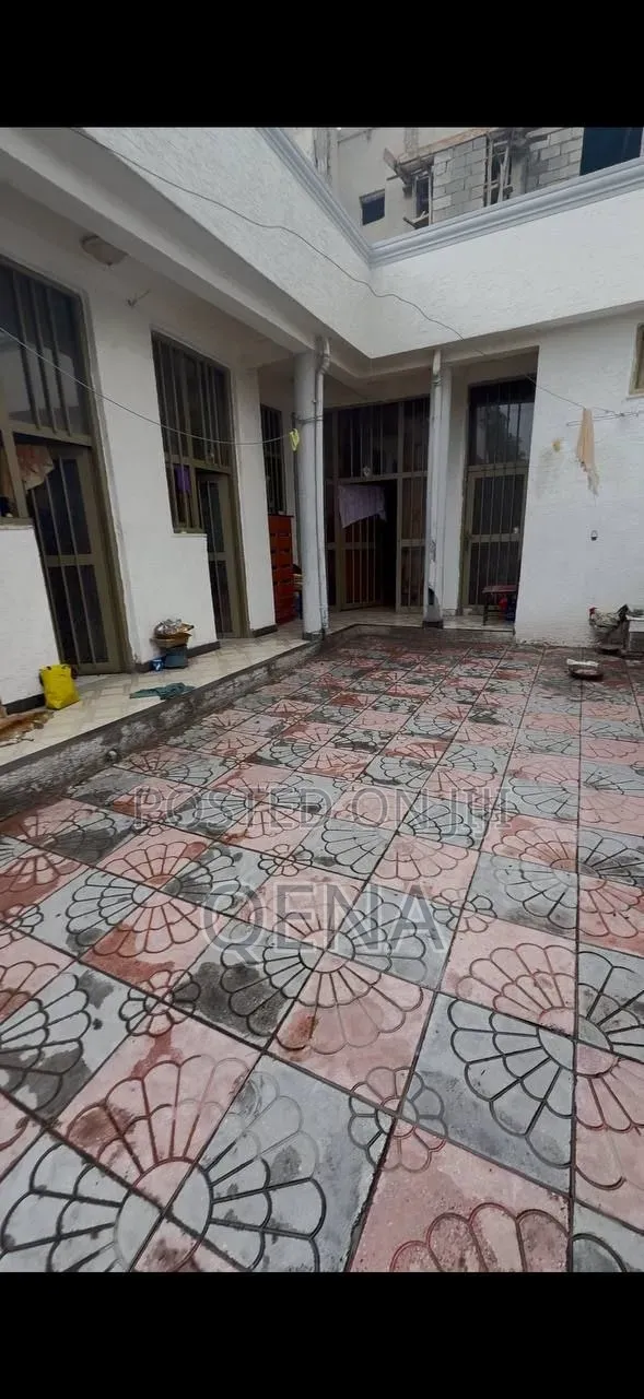 3bdrm House in Akaky Kaliti for sale