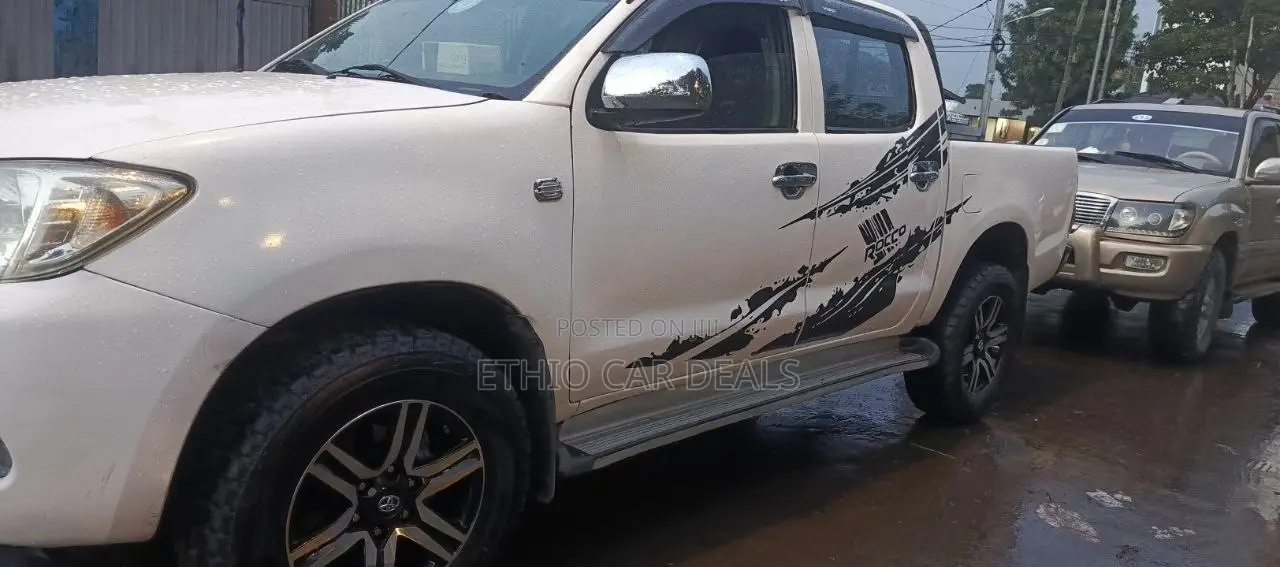 Toyota Hilux 2007 White