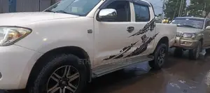 Toyota Hilux 2007 White