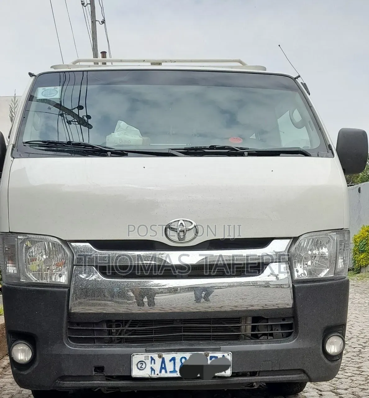 Toyota HiAce 2011 White