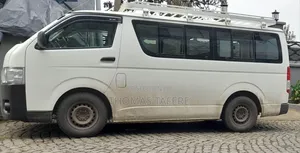 Toyota HiAce 2011 White