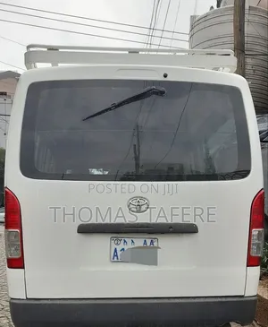 Toyota HiAce 2011 White