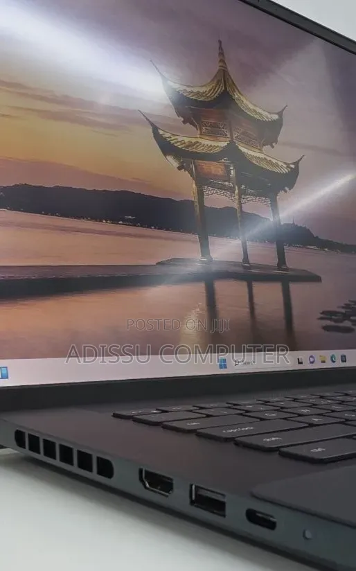 New Laptop Dell XPS 15 16GB Intel Core i7 SSD 512GB