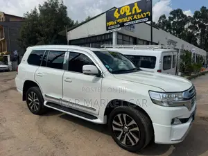 Toyota Land Cruiser 4.5 V8 GX-R 2012 White