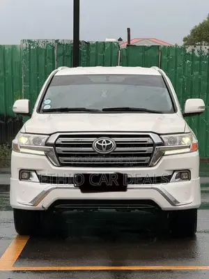 Toyota Land Cruiser 2012 White