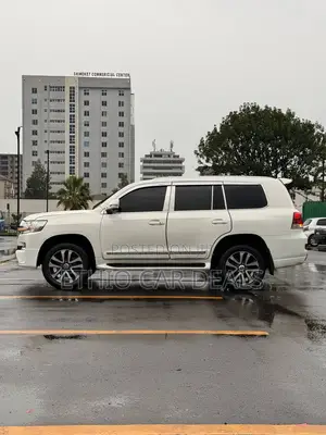 Toyota Land Cruiser 2012 White