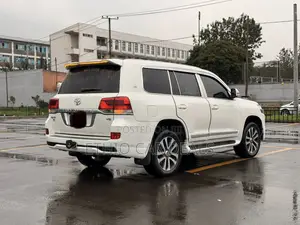 Toyota Land Cruiser 2012 White