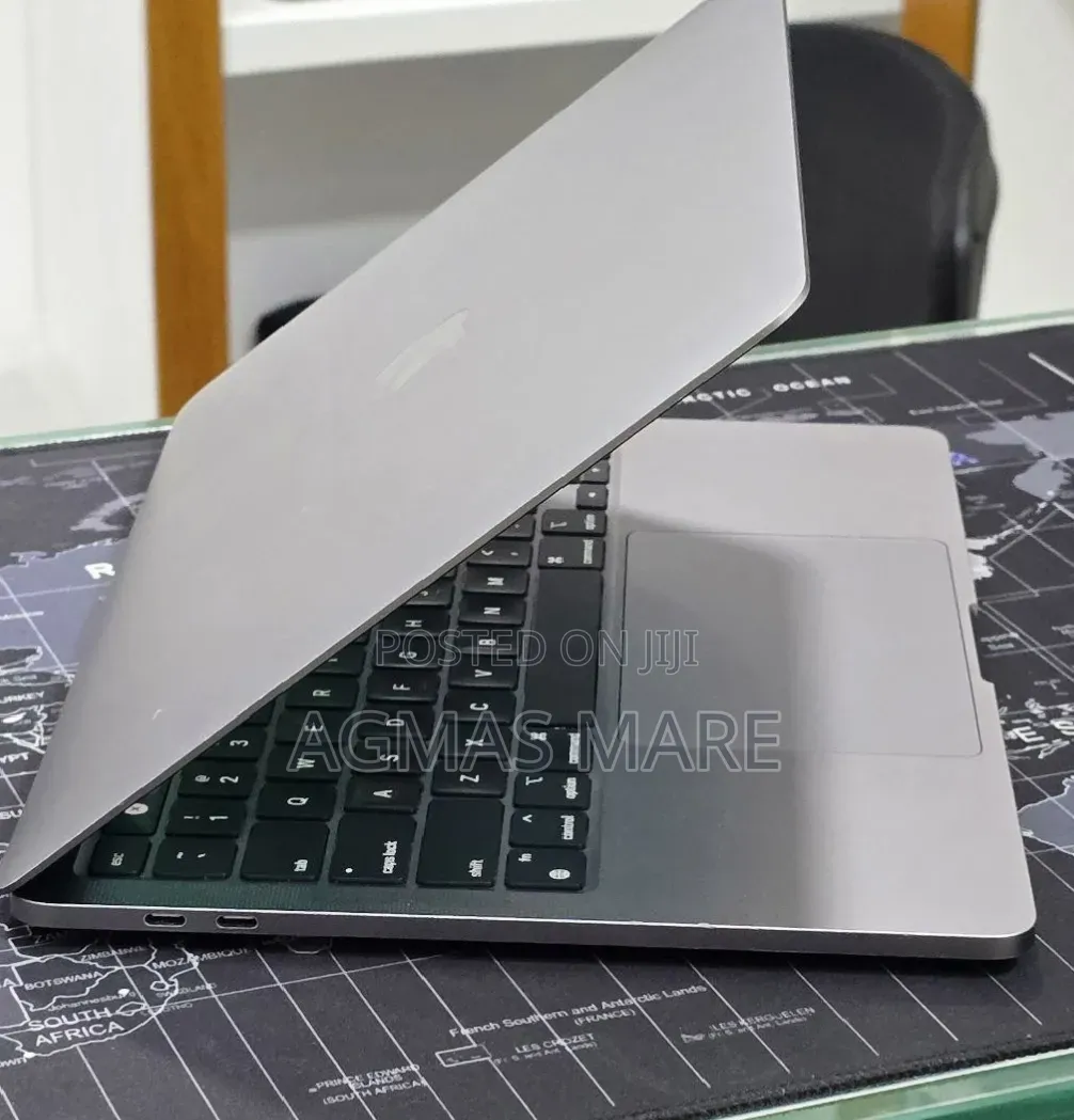 New Laptop Apple MacBook Pro 2022 M2 16GB Apple M2 SSD 512GB