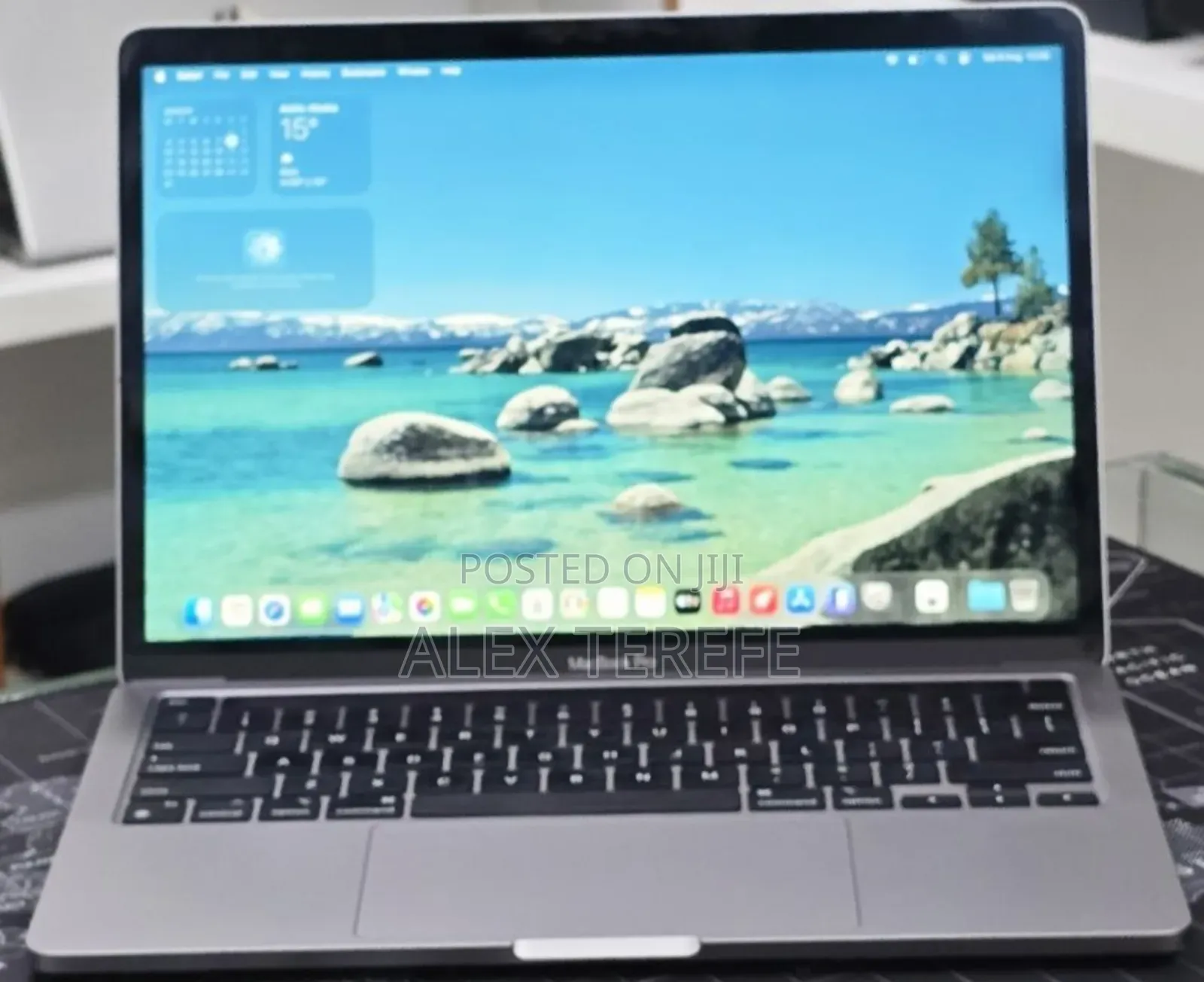 New Laptop Apple MacBook Pro 2022 M2 16GB Apple M2 SSD 512GB