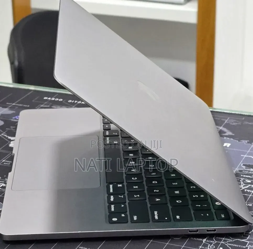 New Laptop Apple MacBook Pro 2022 M2 16GB Apple M2 SSD 512GB