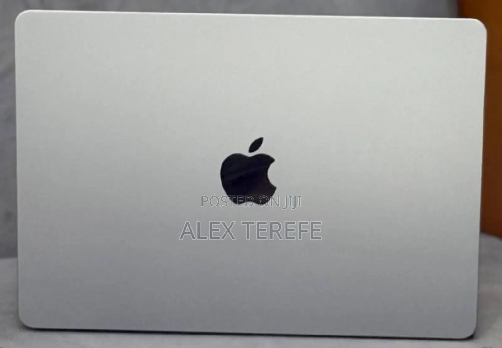 New Laptop Apple MacBook Air 2022 M2 8GB Apple M2 SSD 256GB
