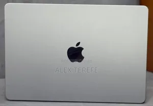 New Laptop Apple MacBook Air 2022 M2 8GB Apple M2 SSD 256GB