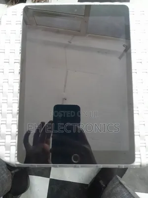 New Apple iPad 10.2 (2021) 64 GB Gray