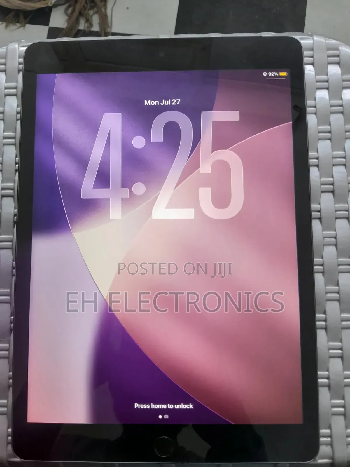New Apple iPad 10.2 (2021) 64 GB Gray