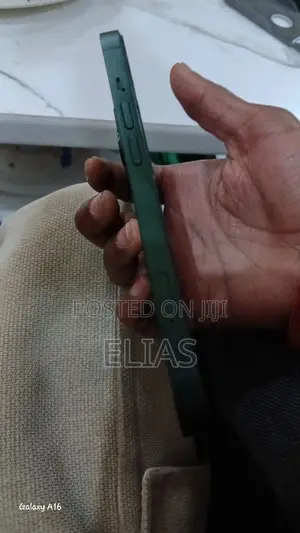 Apple iPhone 13 128 GB Green