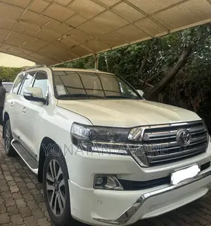Toyota Land Cruiser 2012 White
