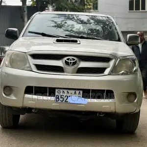 Toyota Hilux 2008 Gold