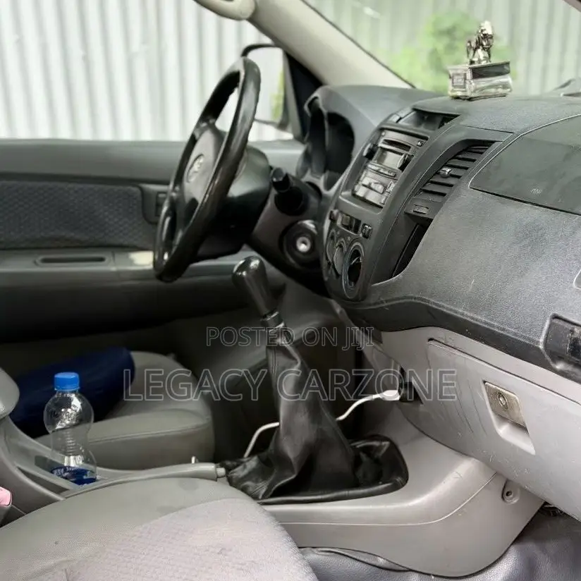 Toyota Hilux 2008 Gold