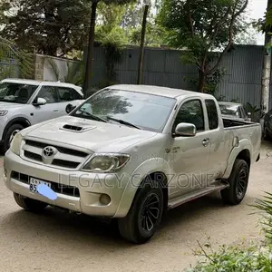 Toyota Hilux 2008 Gold