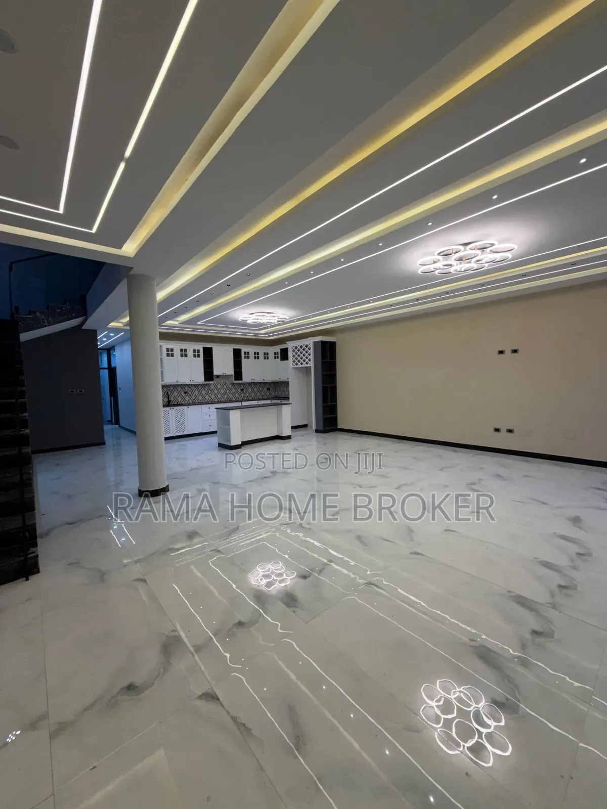 Furnished 9bdrm House in ኮምፓወንድ ውስጥ, Yeka for sale