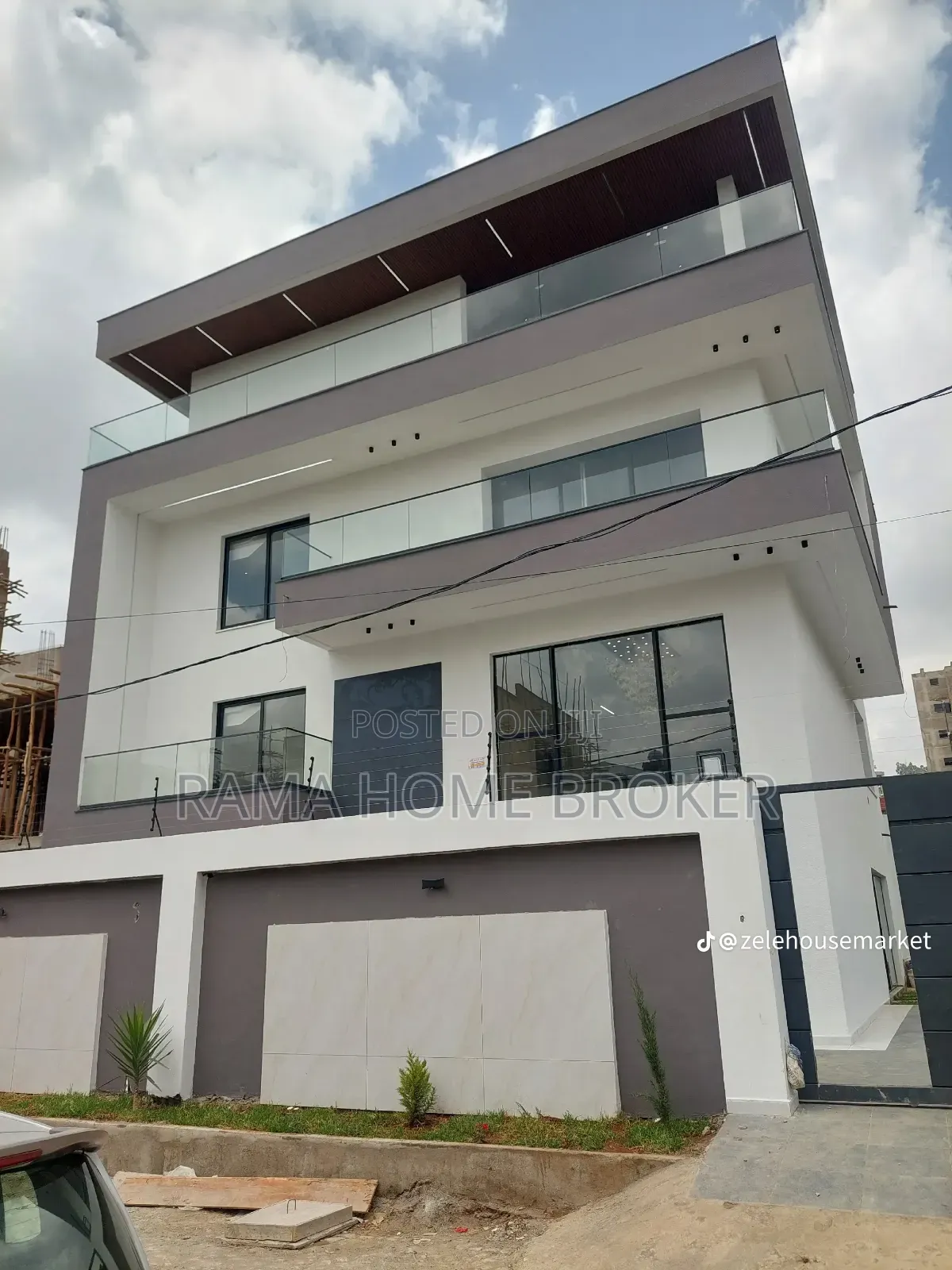 Furnished 6bdrm House in መሀል መገናኛ ላይ, Yeka for sale