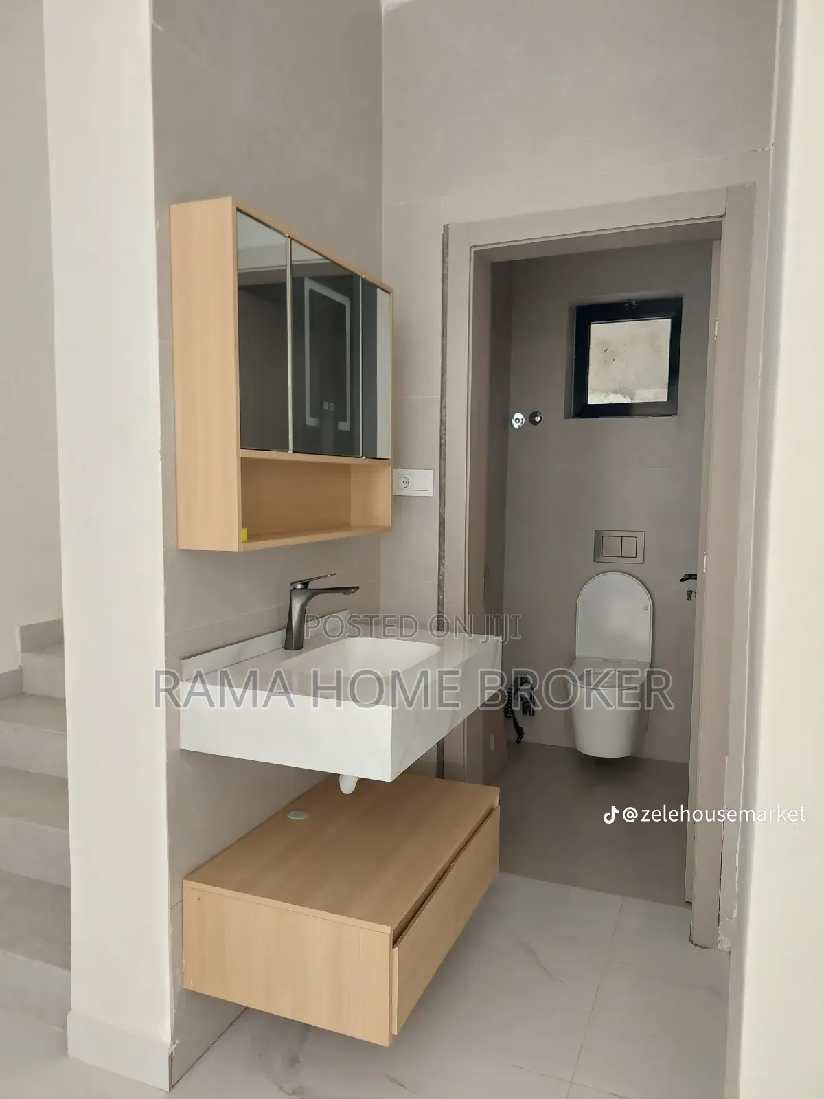 Furnished 6bdrm House in መሀል መገናኛ ላይ, Yeka for sale