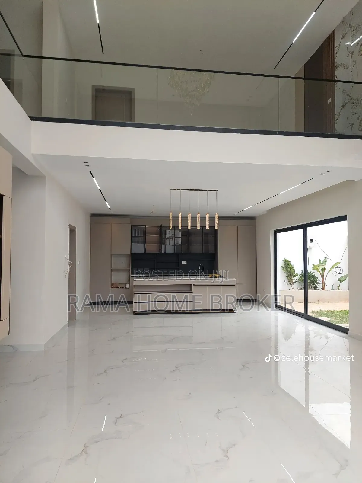 Furnished 6bdrm House in መሀል መገናኛ ላይ, Yeka for sale