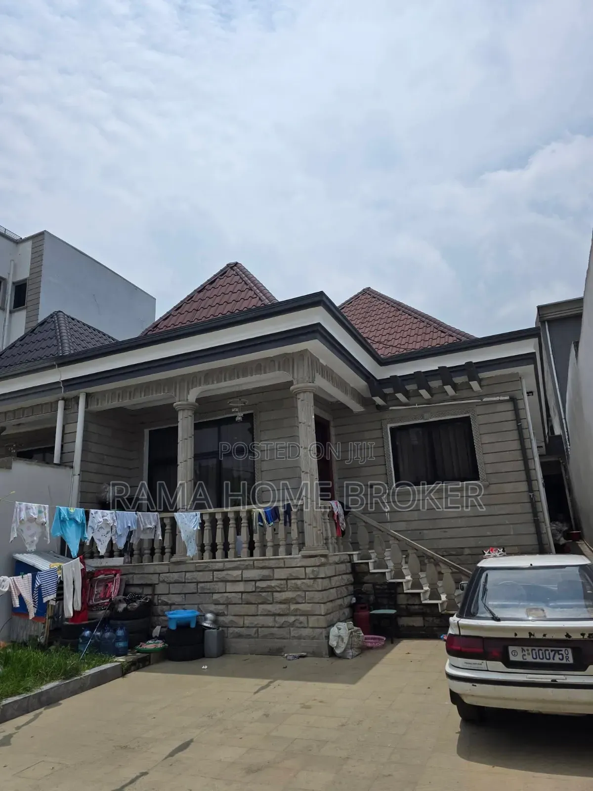 Furnished 6bdrm Villa in መሀል ሰሚት የሚገኝ, Bole for sale