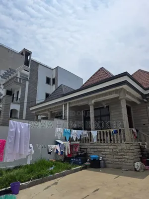 Furnished 6bdrm Villa in መሀል ሰሚት የሚገኝ, Bole for sale