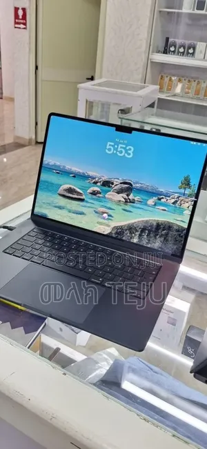 New Laptop Apple MacBook Air 2025 M4 16GB Apple M4 SSD 256GB