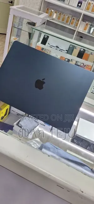 New Laptop Apple MacBook Air 2025 M4 16GB Apple M4 SSD 256GB