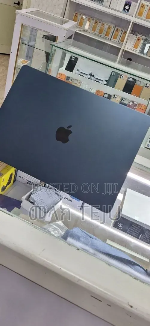 New Laptop Apple MacBook Air 2025 M4 16GB Apple M4 SSD 256GB