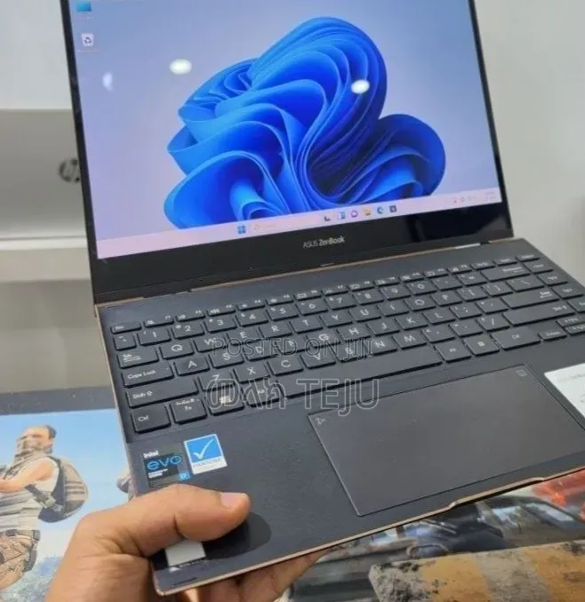 New Laptop Asus Zenbook 14 16GB Intel Core i7 SSD 512GB