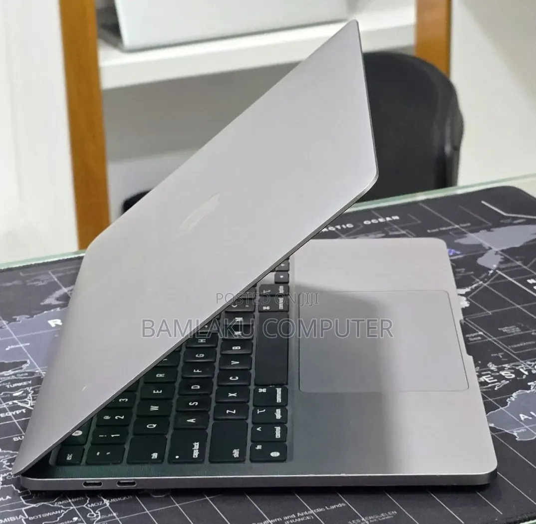 New Laptop Apple MacBook Pro 2022 M2 16GB Apple M2 SSD 512GB