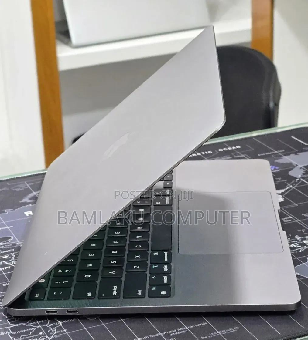 New Laptop Apple MacBook Pro 2022 M2 16GB Apple M2 SSD 512GB