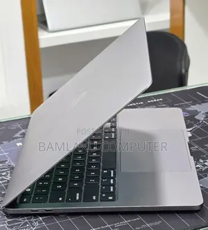 New Laptop Apple MacBook Pro 2022 M2 16GB Apple M2 SSD 512GB