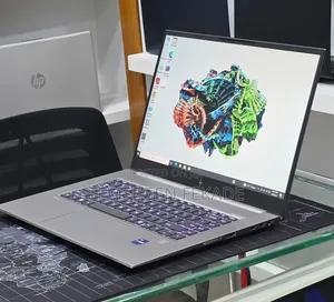 New Laptop HP ZBook Firefly G8 32GB Intel Core i9 SSD 512GB