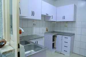 8bdrm House in Real, Bole for rent