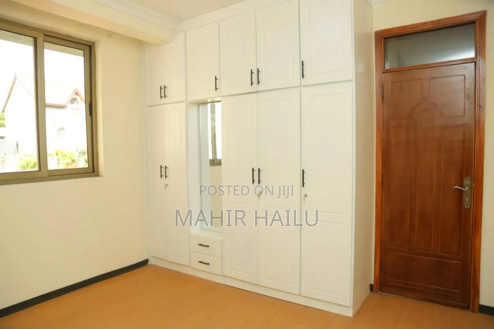 8bdrm House in Real, Bole for rent