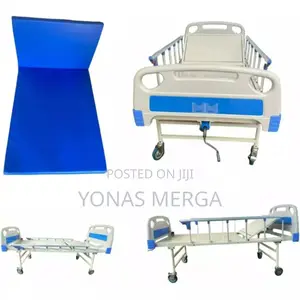 Hospital bed馭鵪Mattress, Bedside Railing一片patient Safety and Comfort.