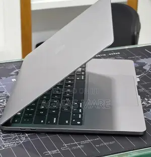 New Laptop Apple MacBook Pro 2022 M2 16GB Apple M2 SSD 512GB