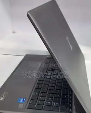 New Laptop HP ZBook Firefly G8 16GB Intel Core i7 SSD 512GB