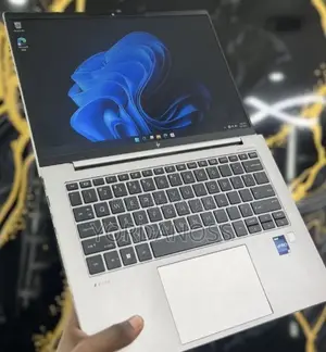 New Laptop HP ZBook Firefly 14 G10 16GB Intel Core i7 SSD 512GB