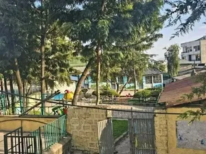 አስቸካይ የሚሸጥ ትምህርት ቤት