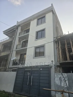 5bdrm House in Akaky Kaliti for sale