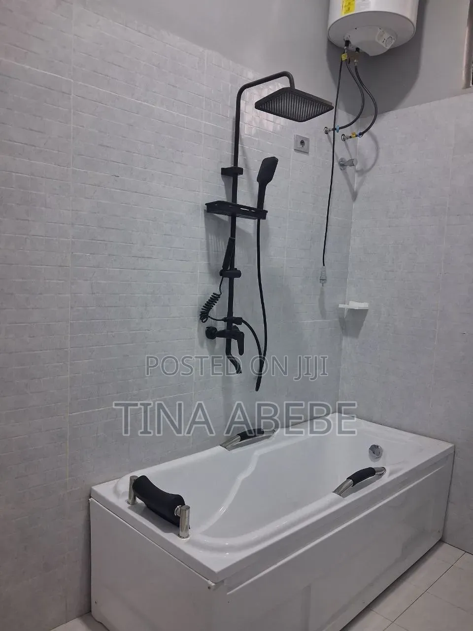 5bdrm House in Akaky Kaliti for sale